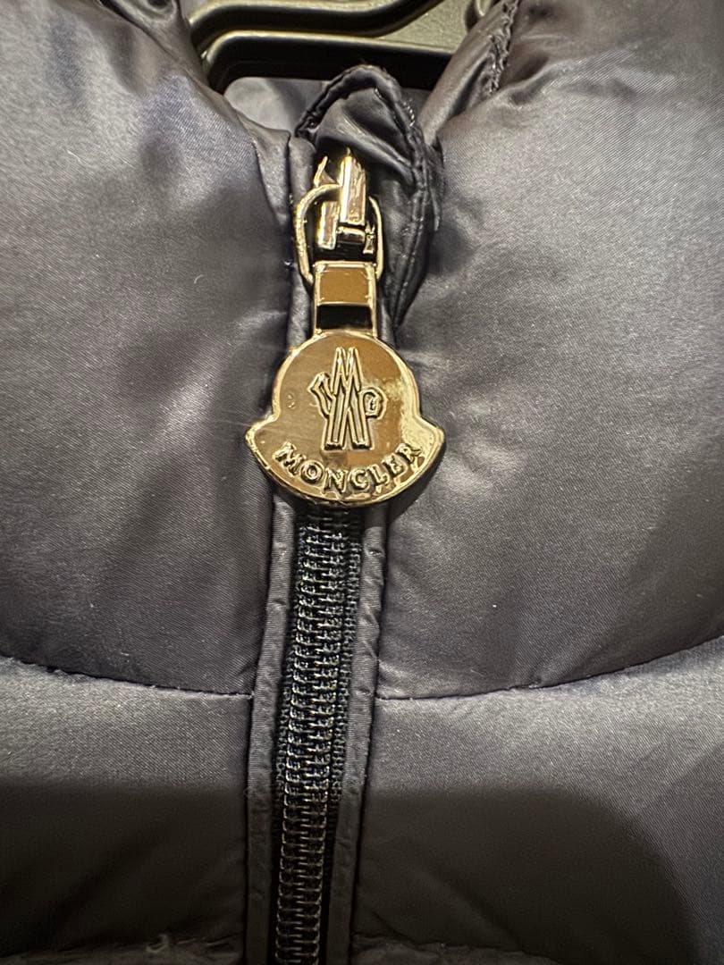 美品　MONCLER ネイビー ダウンジャケット odile