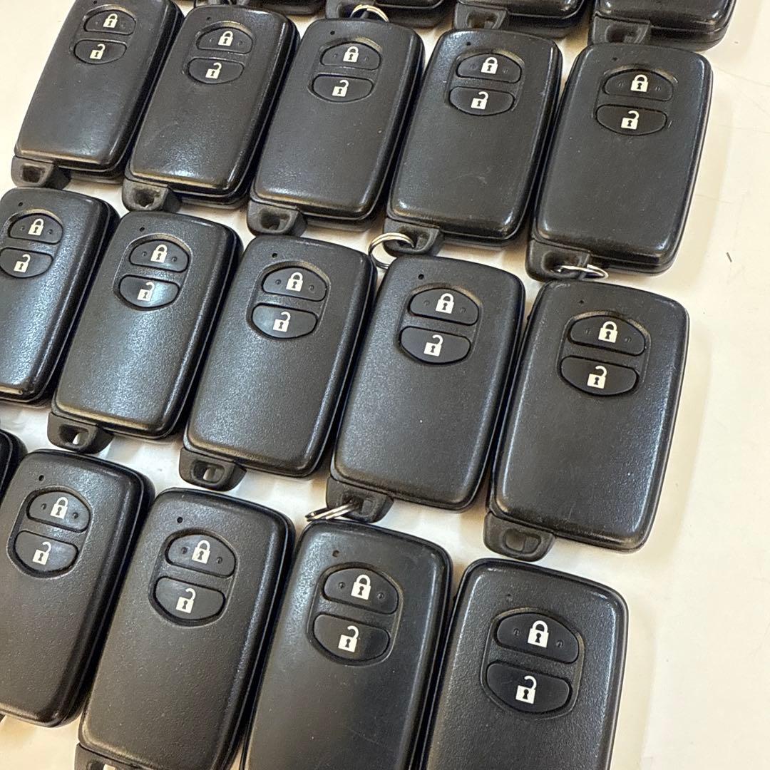 送料無料　トヨタ純正スマートキー20個セット プリウスZVW30アクアnhp10