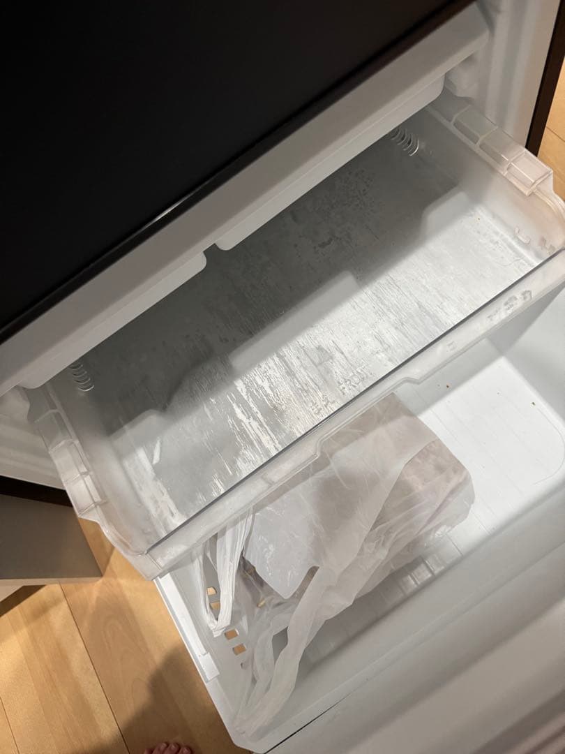 使用期間半年　TOSHIBAブラック 3ドア冷蔵庫（326L)