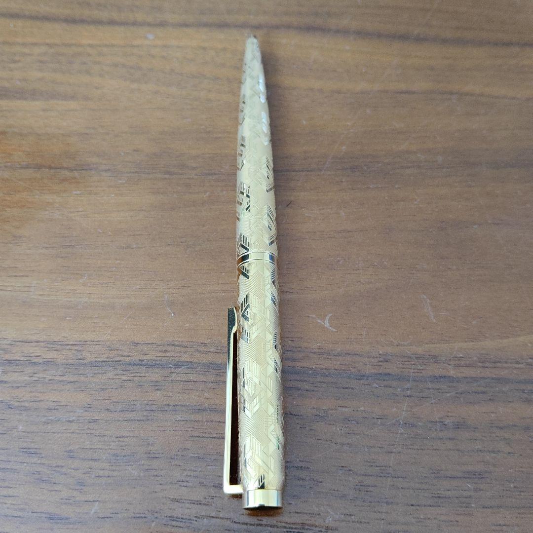 GUCCI ゴールドボールペン GGパターン付き