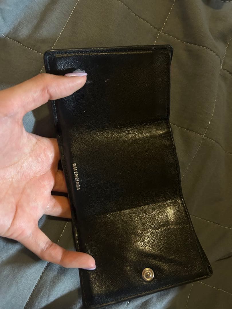 BALENCIAGA ブラック 三つ折り財布 クロコダイル型押しミニウォレット