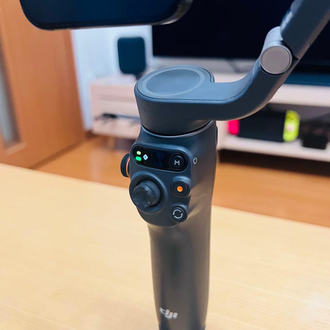 【未使用に近い】DJI Osmo Mobile 6 スマホジンバル／付属品完備