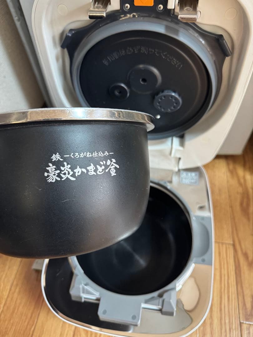 ZOJIRUSHI◆炊飯器 極め炊き NW-FB10-WZ