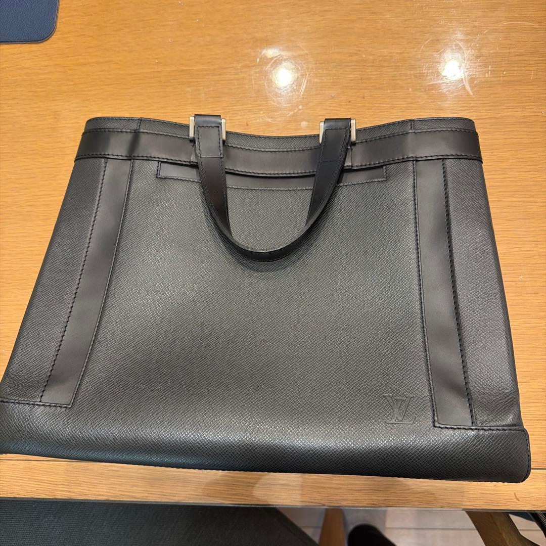 LOUISVUITTONメンズバッグ