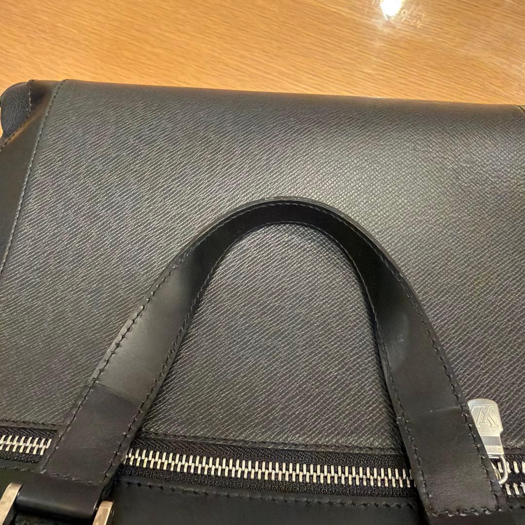 LOUISVUITTONメンズバッグ