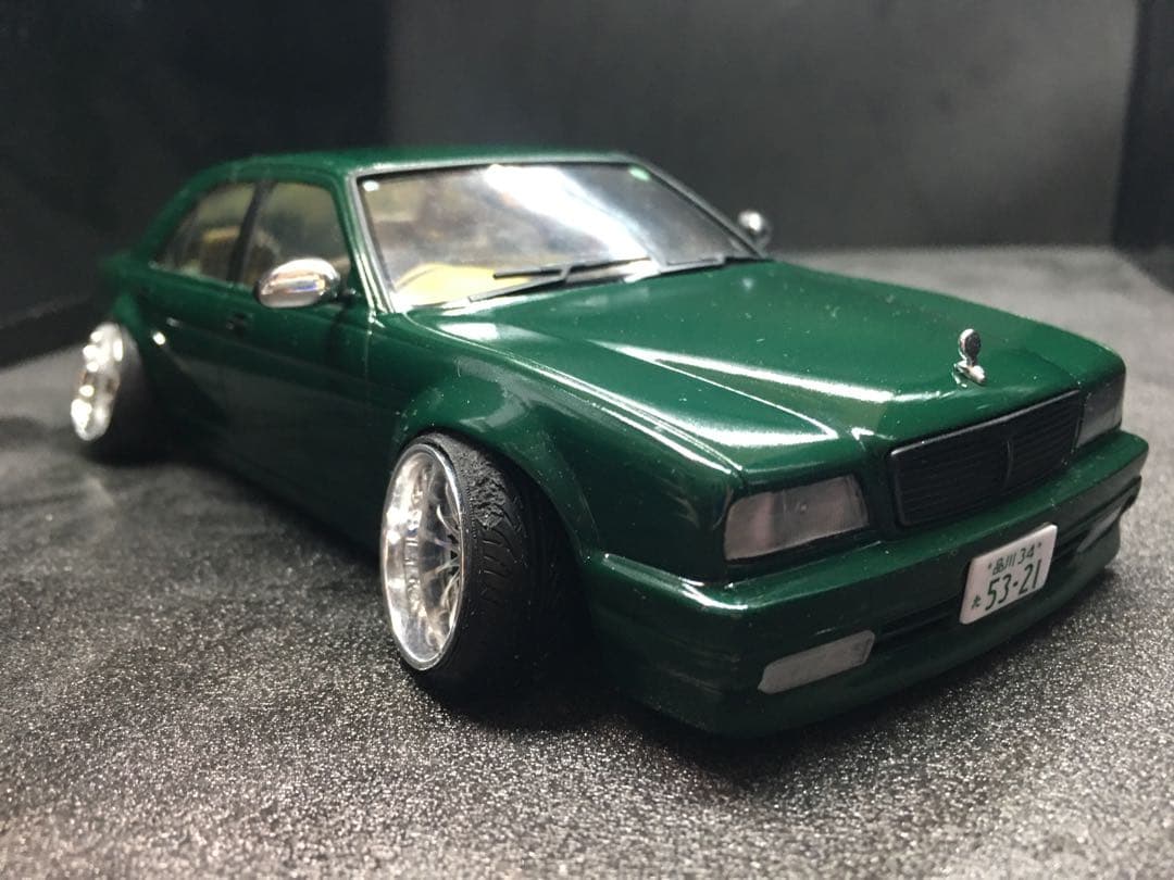 旧車VIPカープラモデル完成品1／２４アオシマ２３シーマ