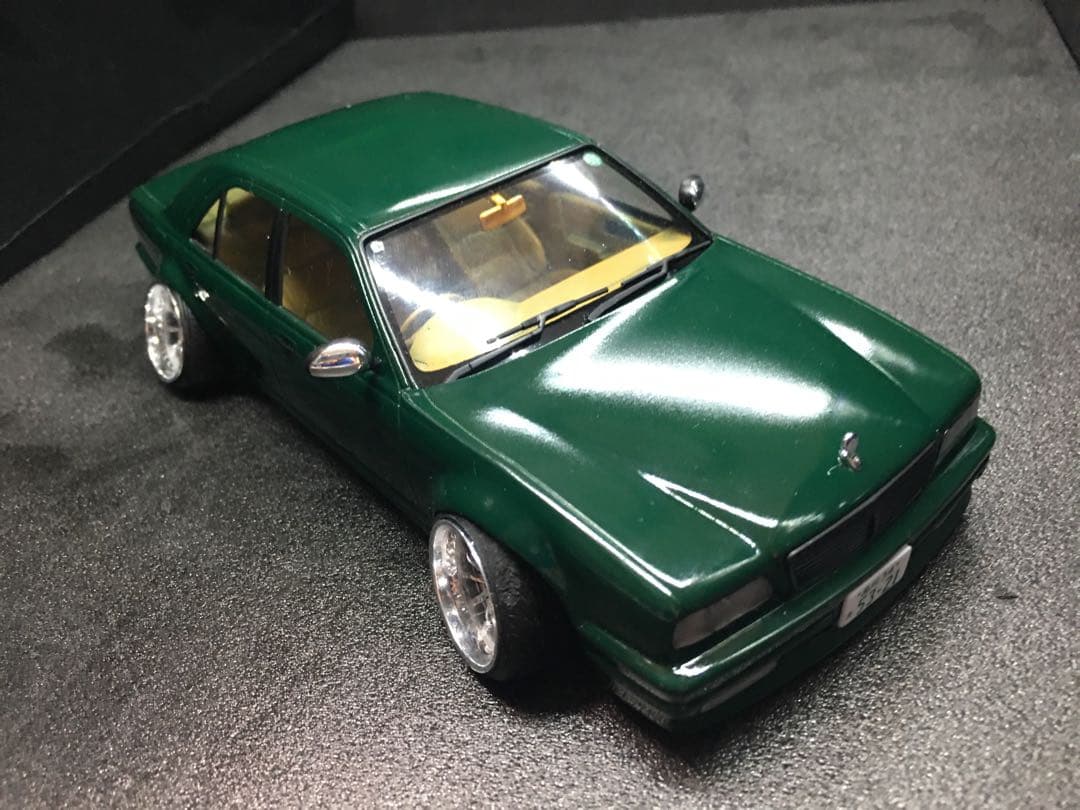 旧車VIPカープラモデル完成品1／２４アオシマ２３シーマ