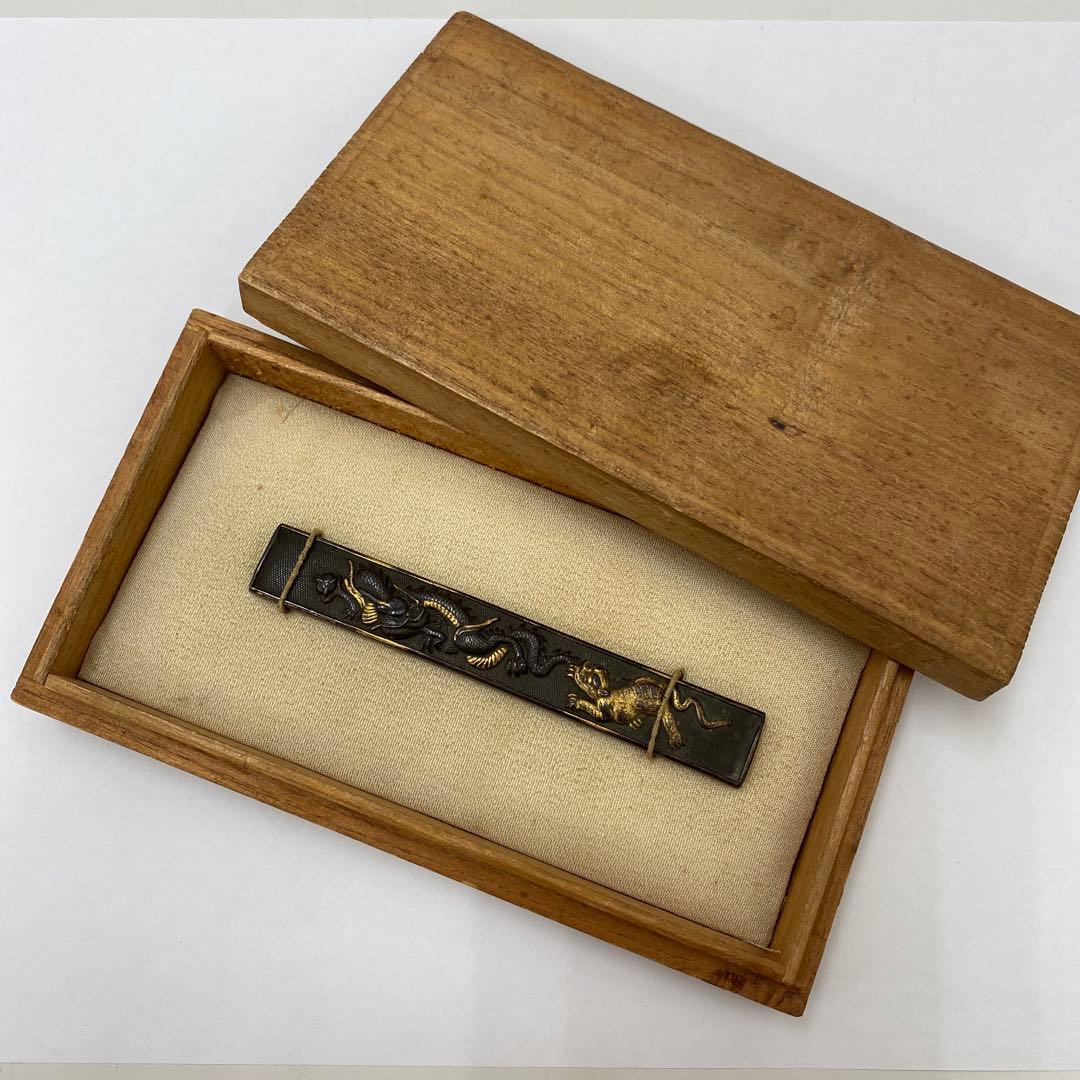 【骨董品】　刀装具　武具　小柄　龍・虎図小柄