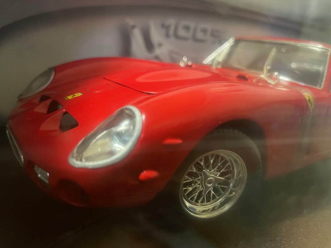 価格変更 1/18 ホットウィール フェラーリ250GTO 未開封品