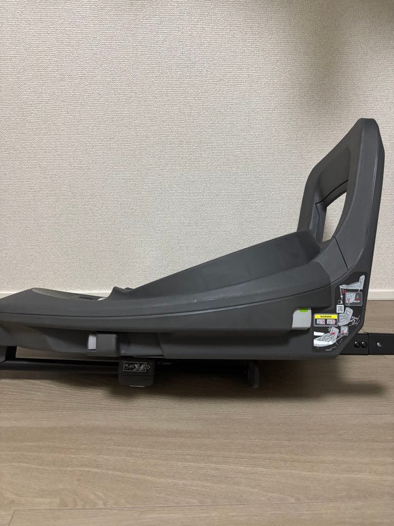 極美品　コンビ　ザエス　THE S ISOFIX　エッグショック　ZC-720