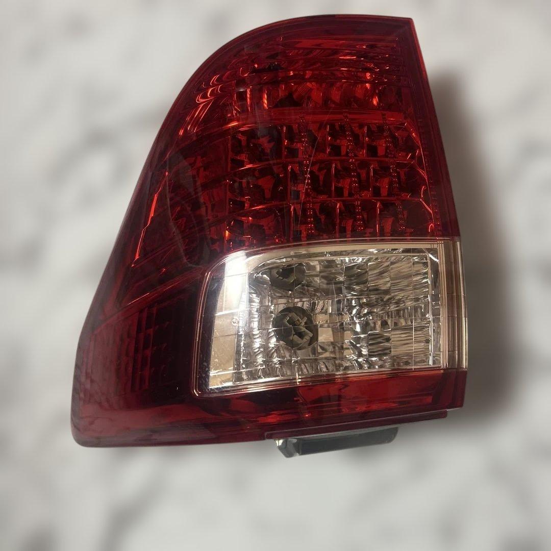 20アルファード純正テールランプ
