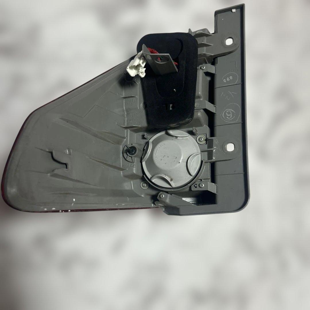 20アルファード純正テールランプ