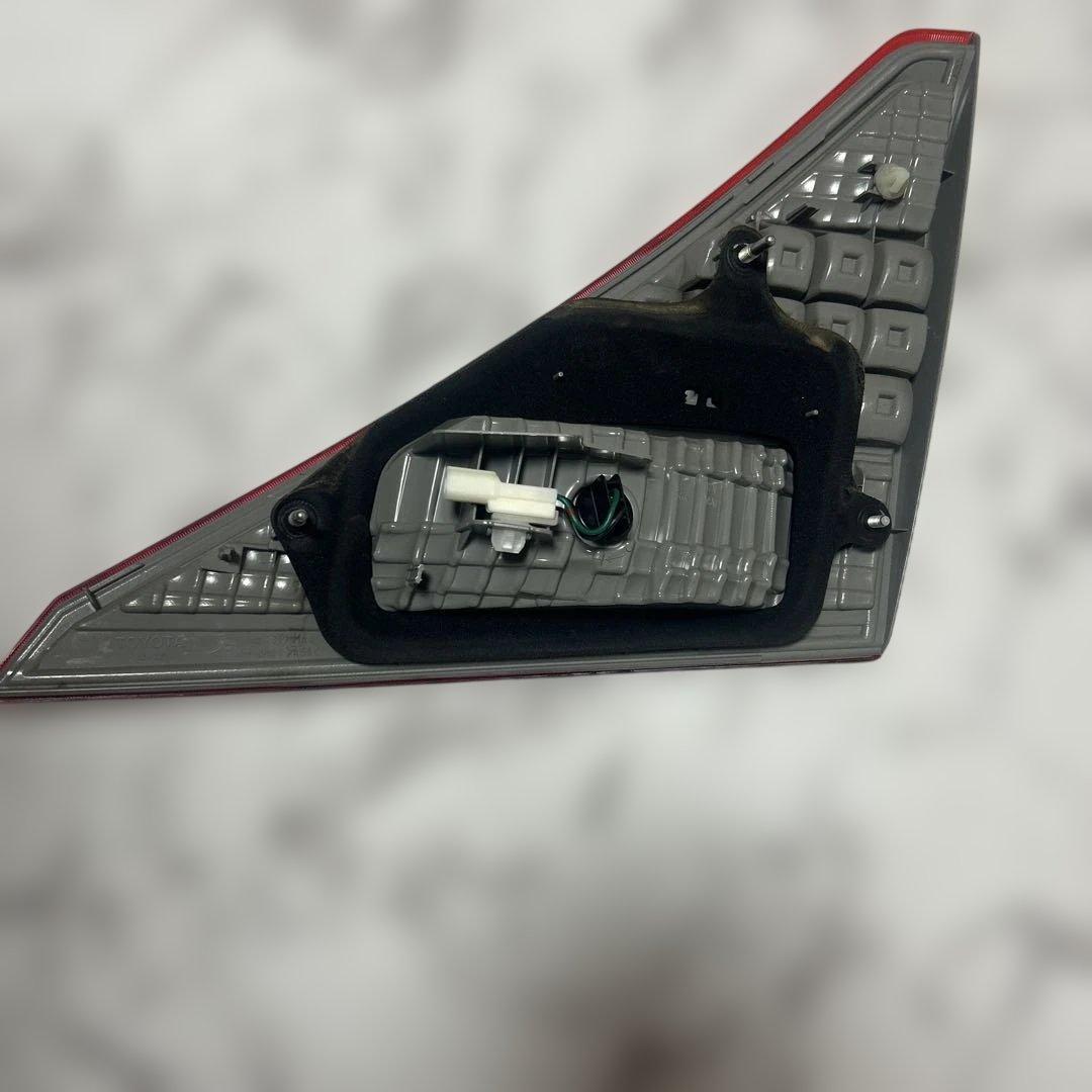 20アルファード純正テールランプ