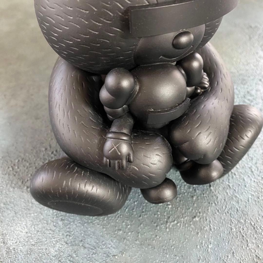 UNDERCOVER × KAWS ベアーコンパニオン フィギュア ブラック