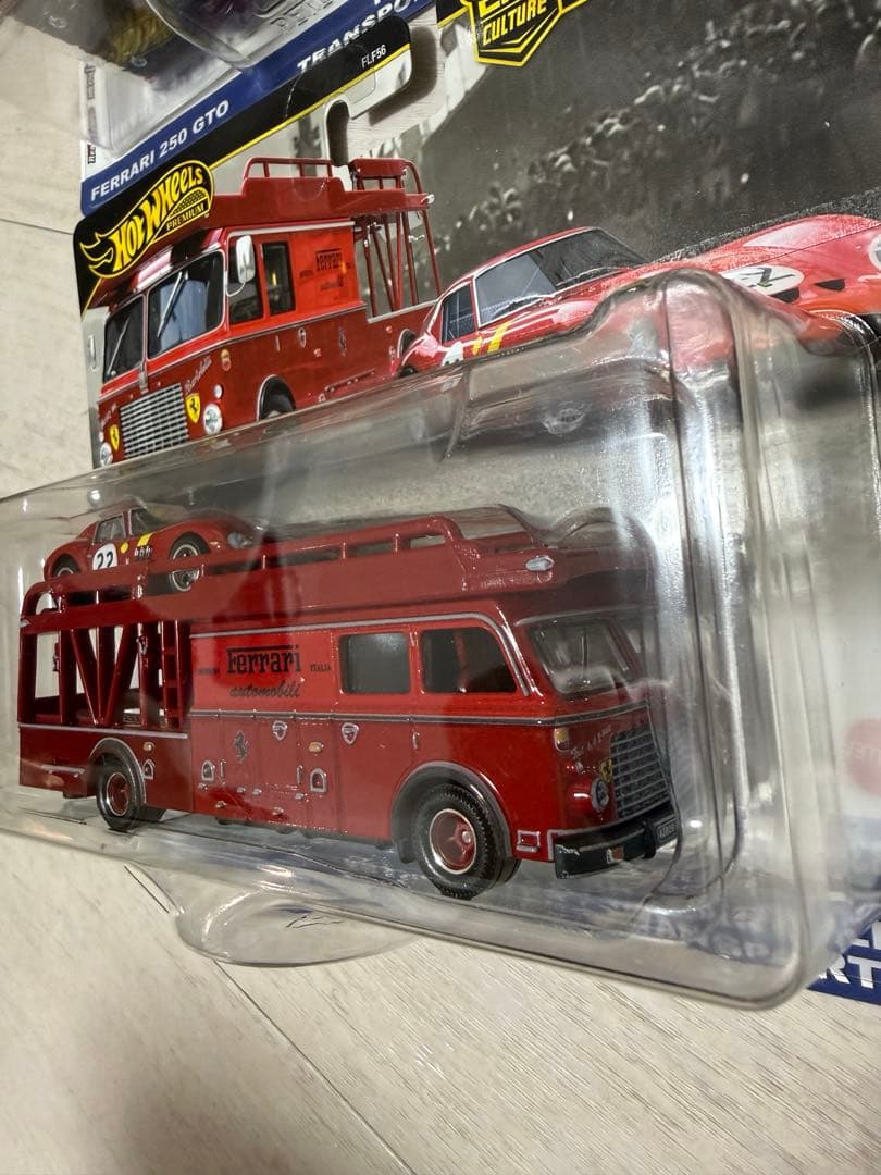 ホットウィール　トランスポート フェラーリ 250 GTO　２台セット