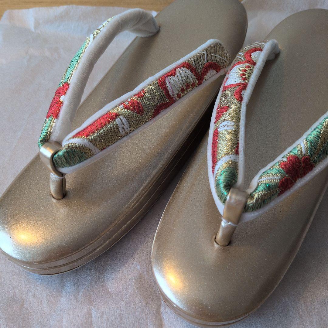 卒業式、成人式　振袖用金色花柄ハンドバッグと草履セット