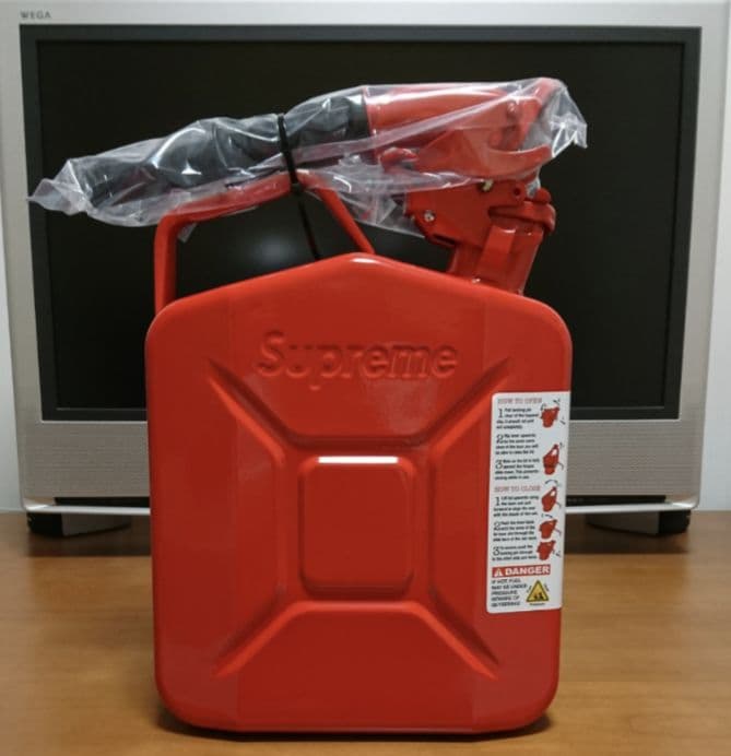 Supreme × Wavian 5L Jerry Can (RED) 20AW