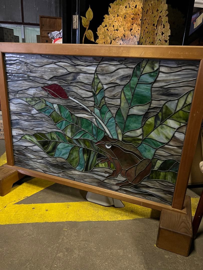 ステンドガラスのパネル葡萄ぶどう　カエル蛙