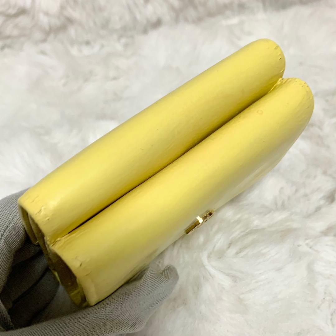 シャネル　3つ折り財布　wホック　ココマーク　レモンイエロー