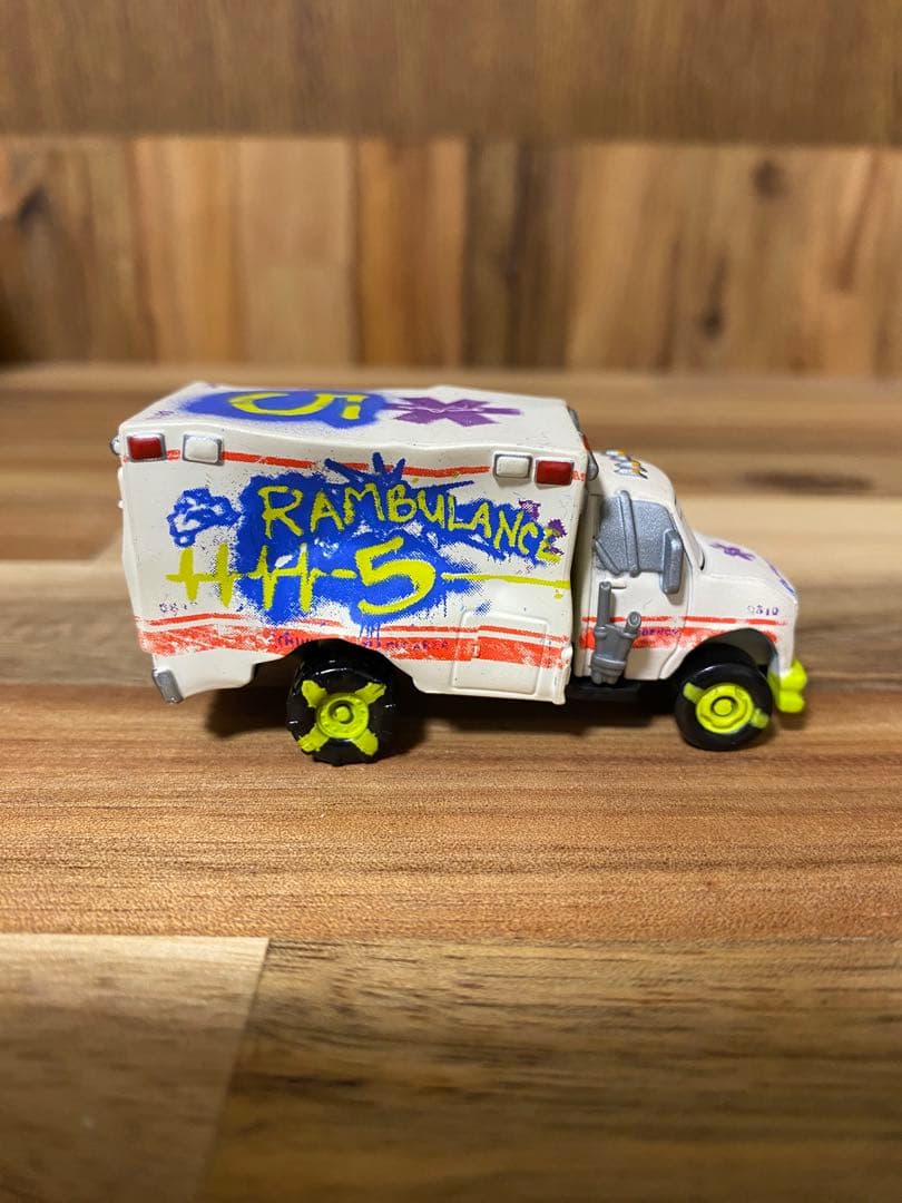 カーズ　トミカ　リップクラッチゴンスキー、リバースコット、ドクター・ダメージ