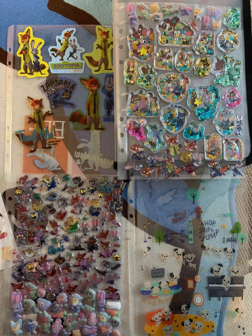 ディズニー　ボンドロミニ(新品) ＋ シール帳完成品