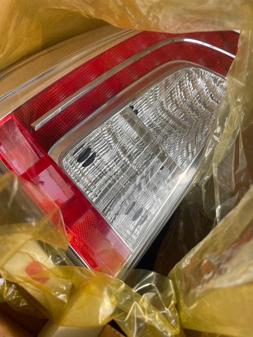 プリウス30後期テール