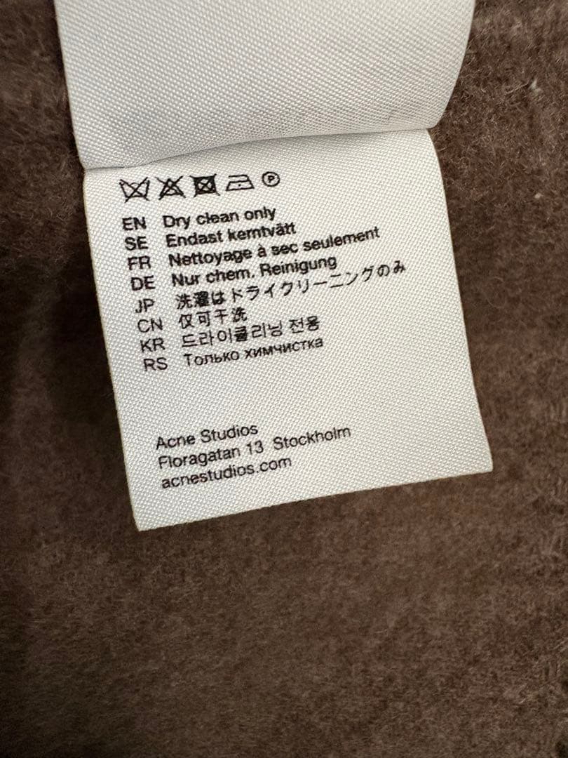 12/26まで。Acne Studios ブラウン マフラー