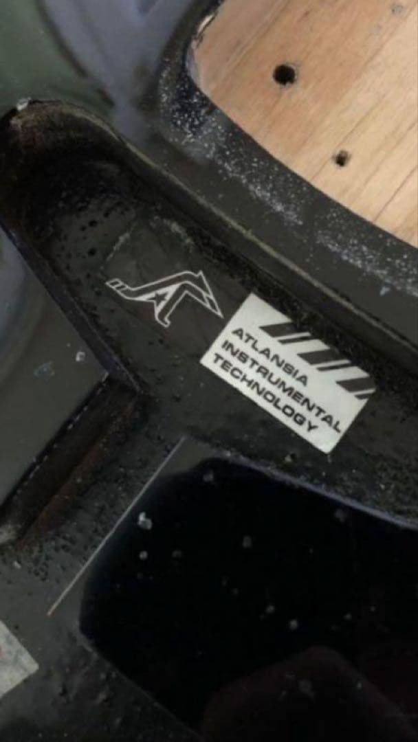 ストラトFenderピックアップ国産ボディとネック アトランシア