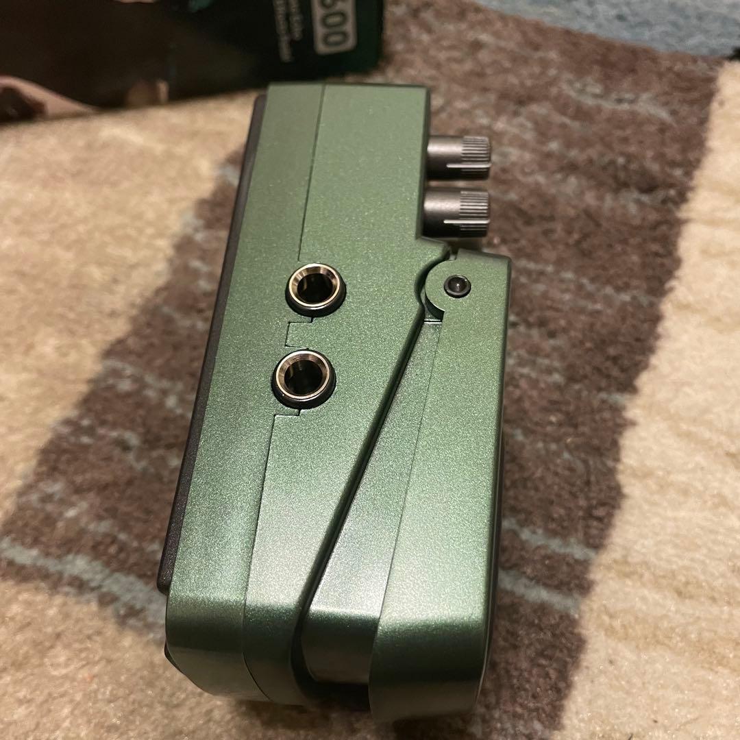 ギター BEHRINGER EM600