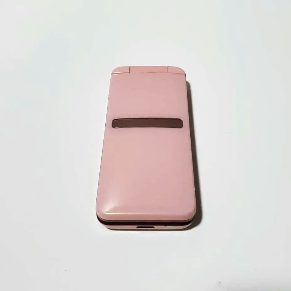 au GRATINA KYF39 京セラ サクライロ 桜色 ガラケー ピンク系