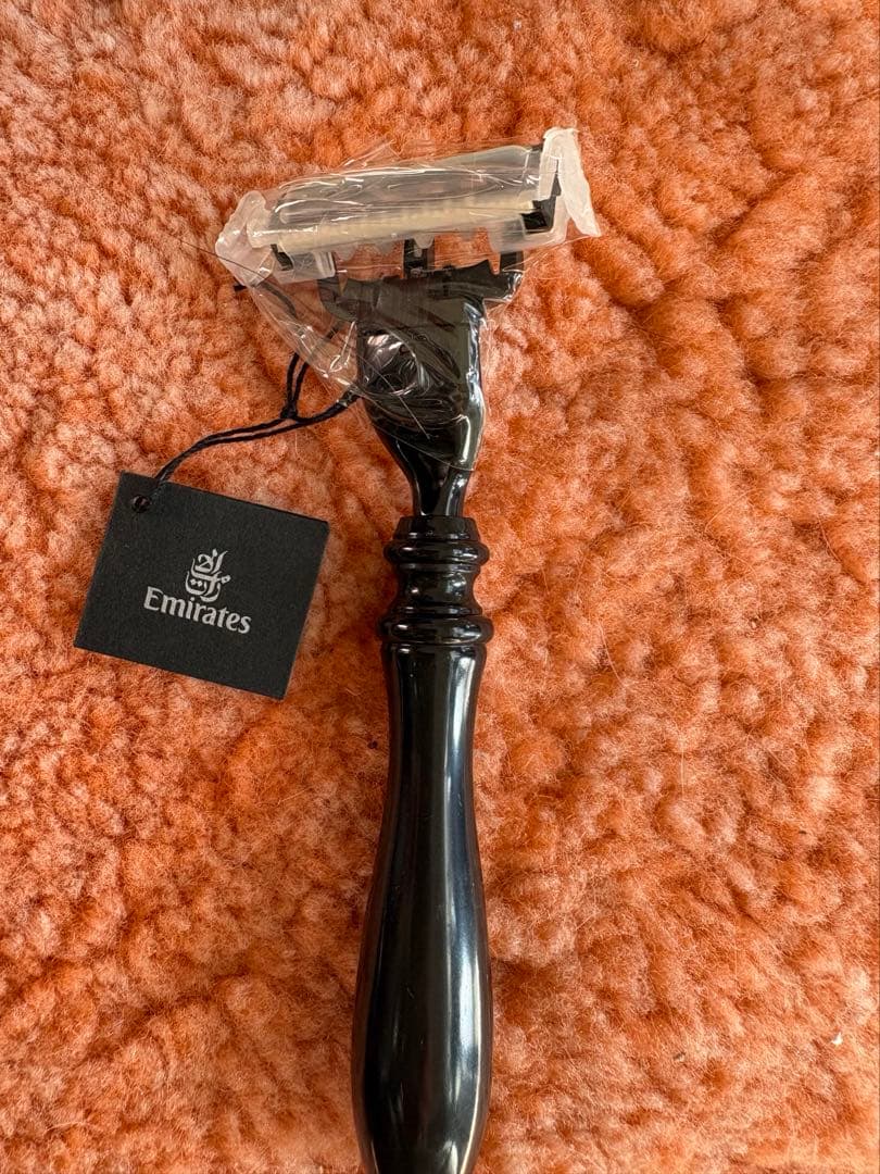 エミレーツ航空　ビジネスクラス　ブルガリ製アメニティセット