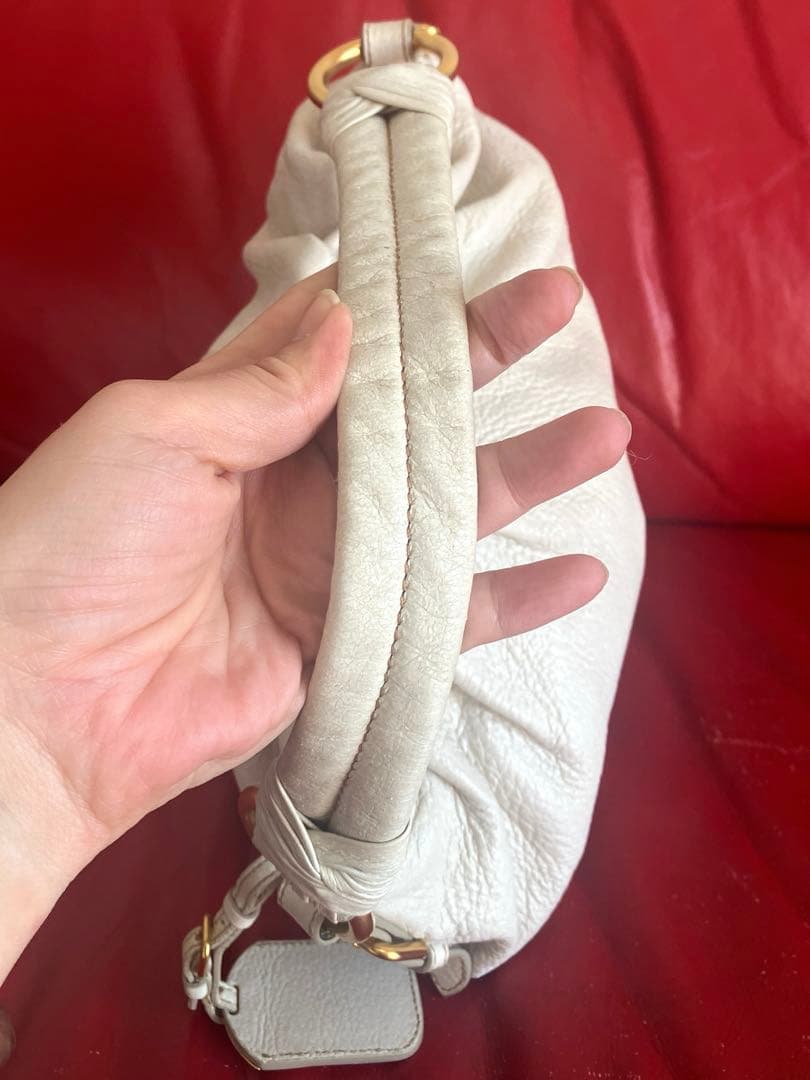 PRADA ホワイトレザー　ワンショルダーバッグ　プラダ