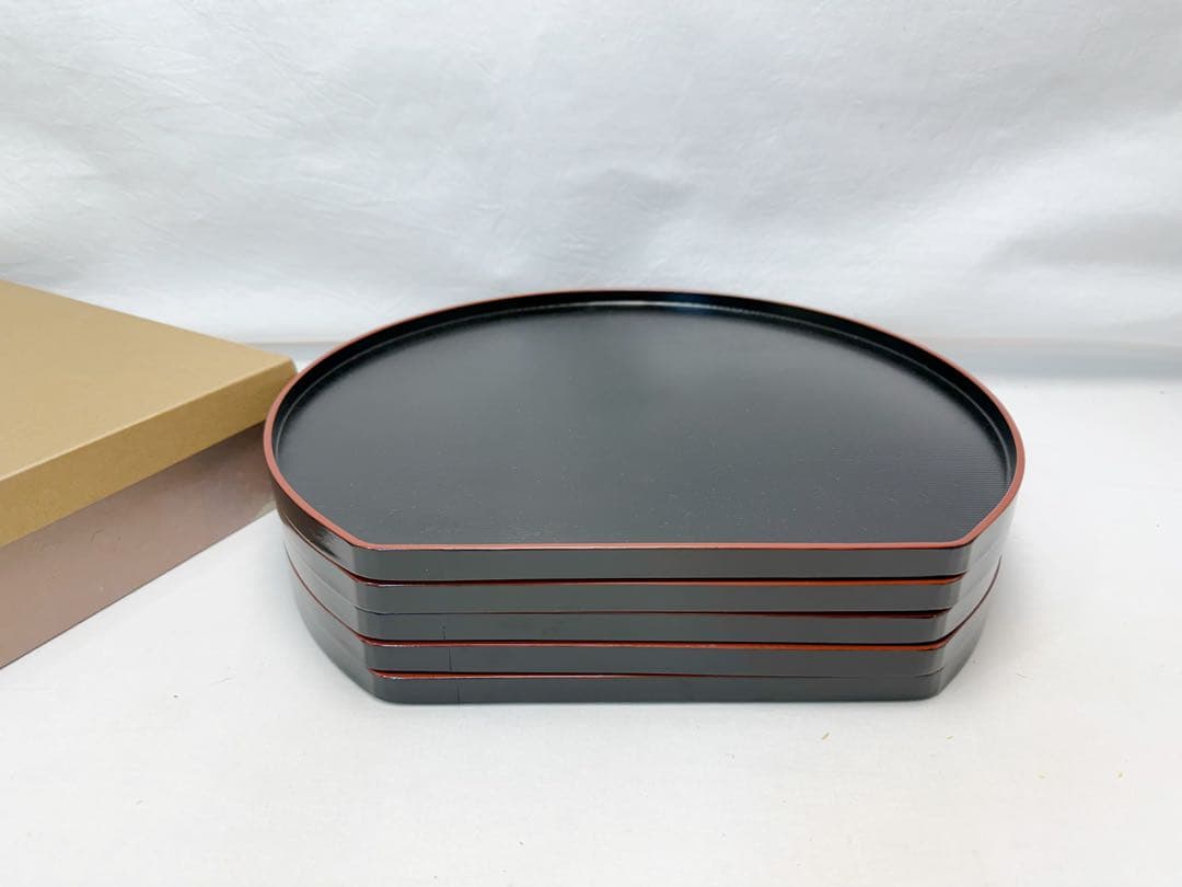 ほぼ未使用 懐石道具 木製 千筋 缘朱 半月膳 5客揃 銘々盆 平膳 宴会盆元箱