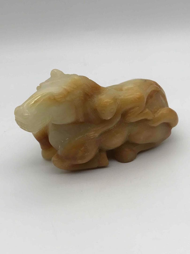 漢時代　和田玉　瑞獣　瑞馬と猿　馬上封候　神駿　玉彫り　古玉石(F-30)
