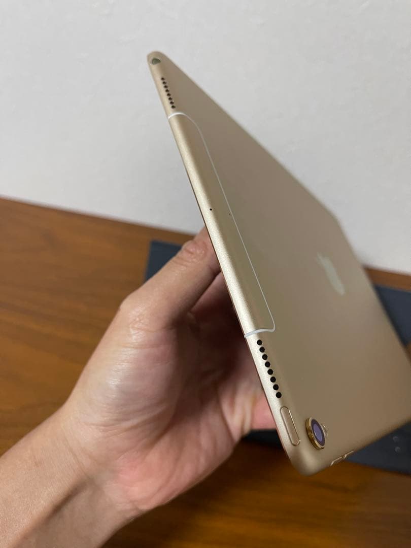 iPad 10.5インチ ゴールド バッテリー98%