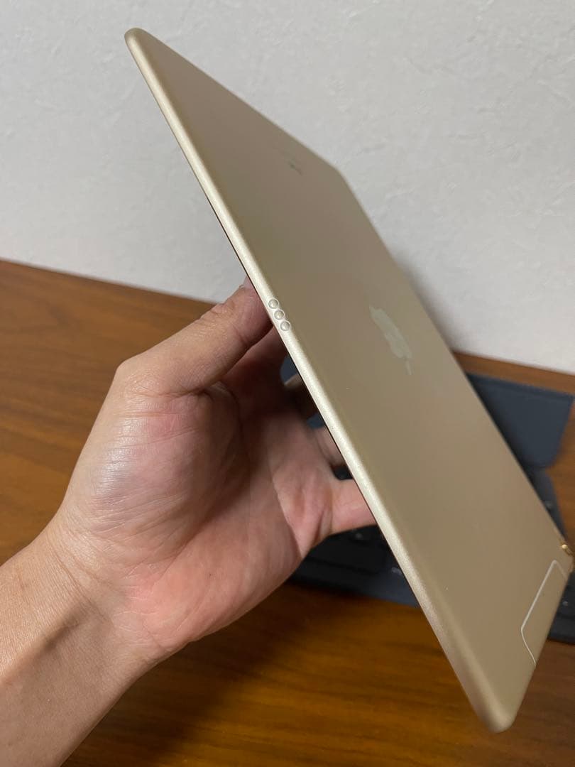 iPad 10.5インチ ゴールド バッテリー98%