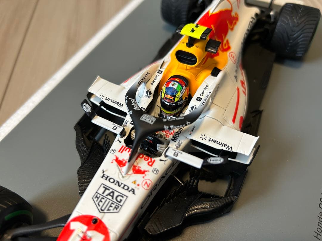 スパーク レッドブル RB16B 1/18 ミニカー トルコGP ペレス