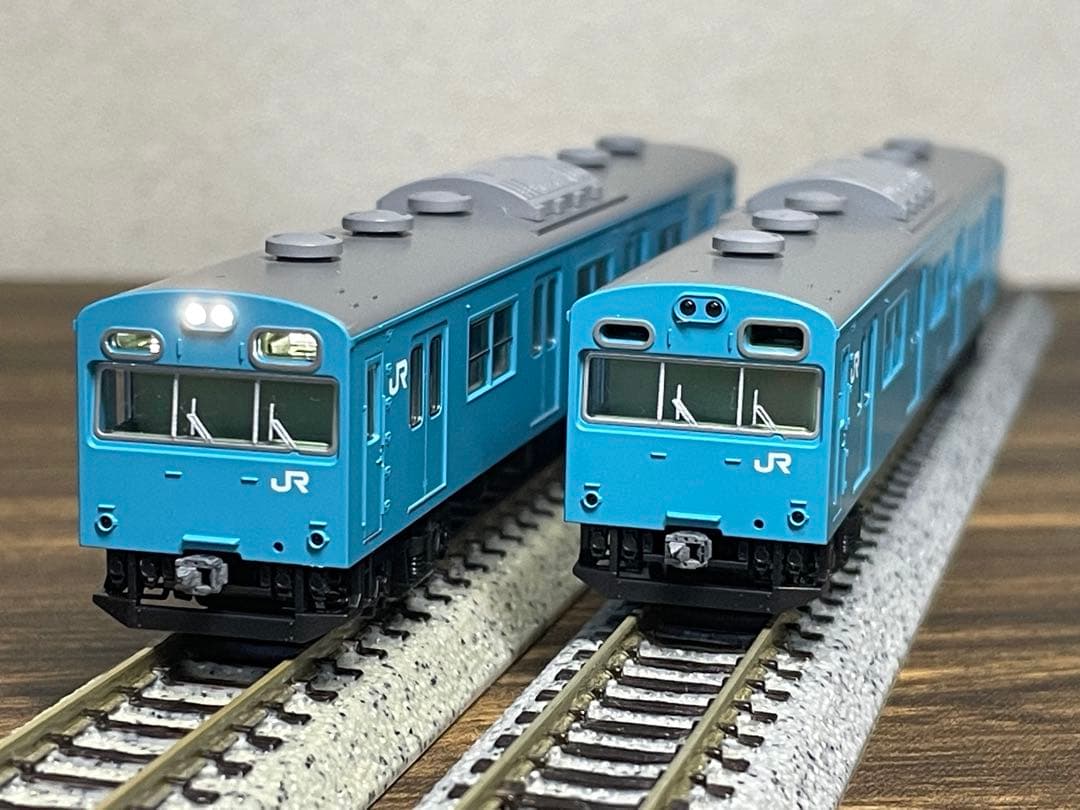 TOMIX 98495 103系通勤電車(JR西日本仕様・黒サッシスカイブルー)