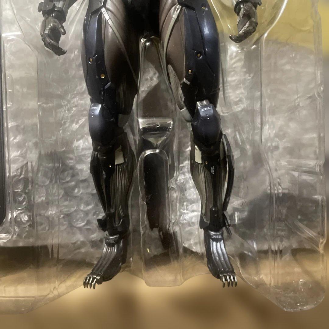 L GEAR RISING PLAY ARTS改 雷電 メタルギア