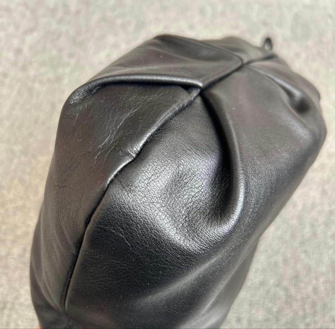 russet ブラック レザー ショルダーバッグ