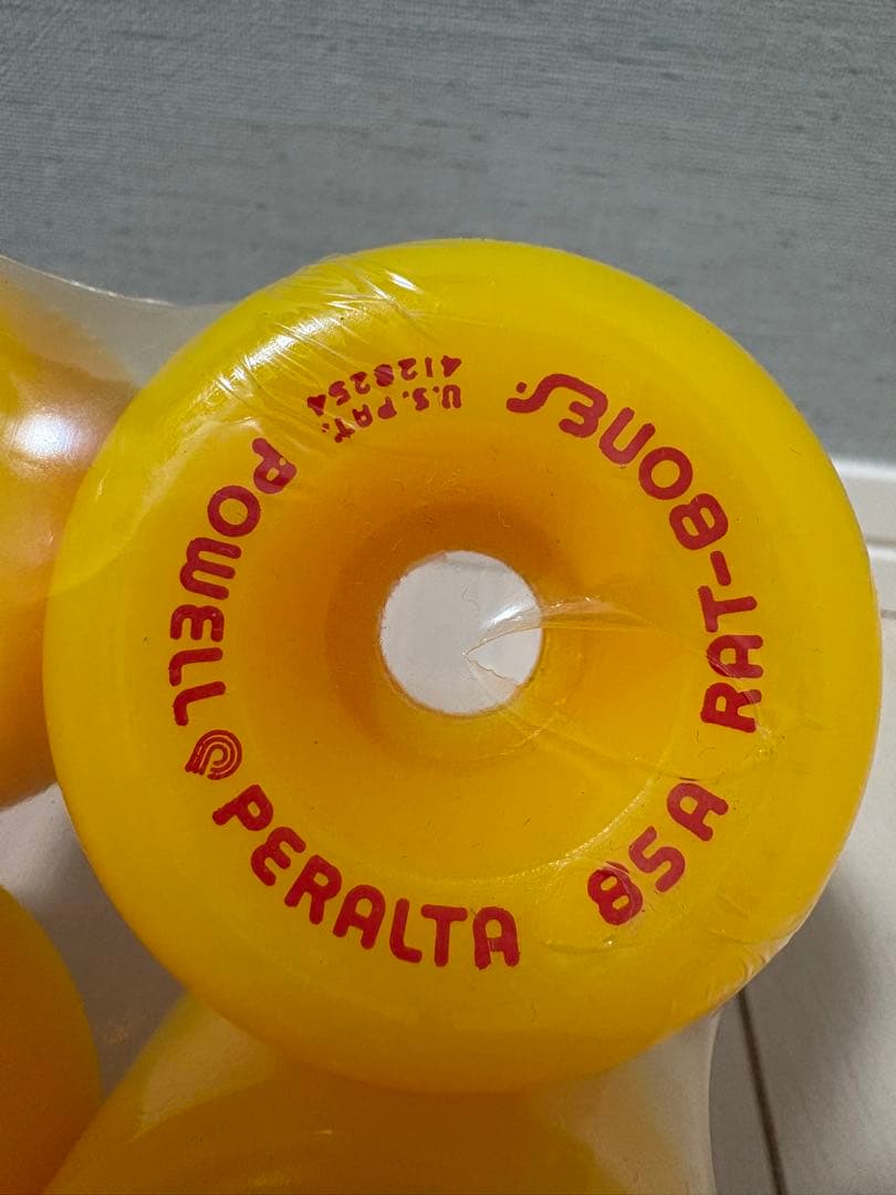 POWELL PERALTA RAT-BONES 85A イエロー