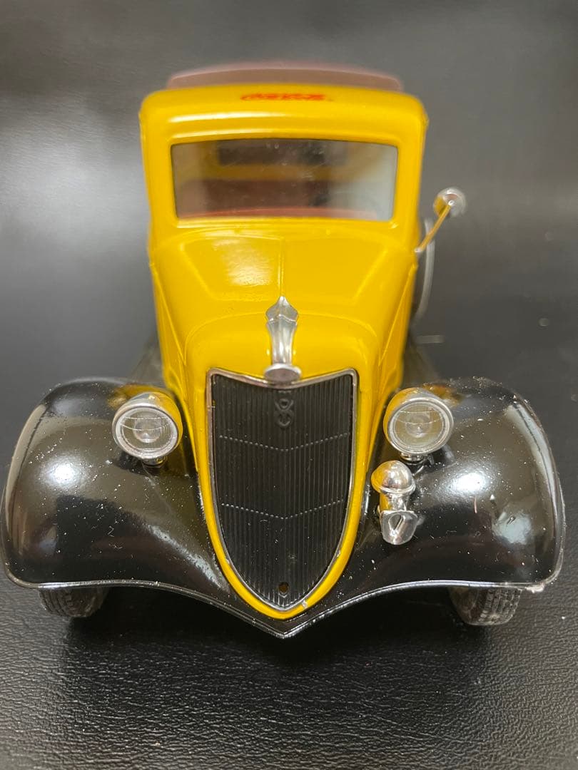 Coca-Cola  Ford V8 全長約23㎝　SOLIDO社　フランス製