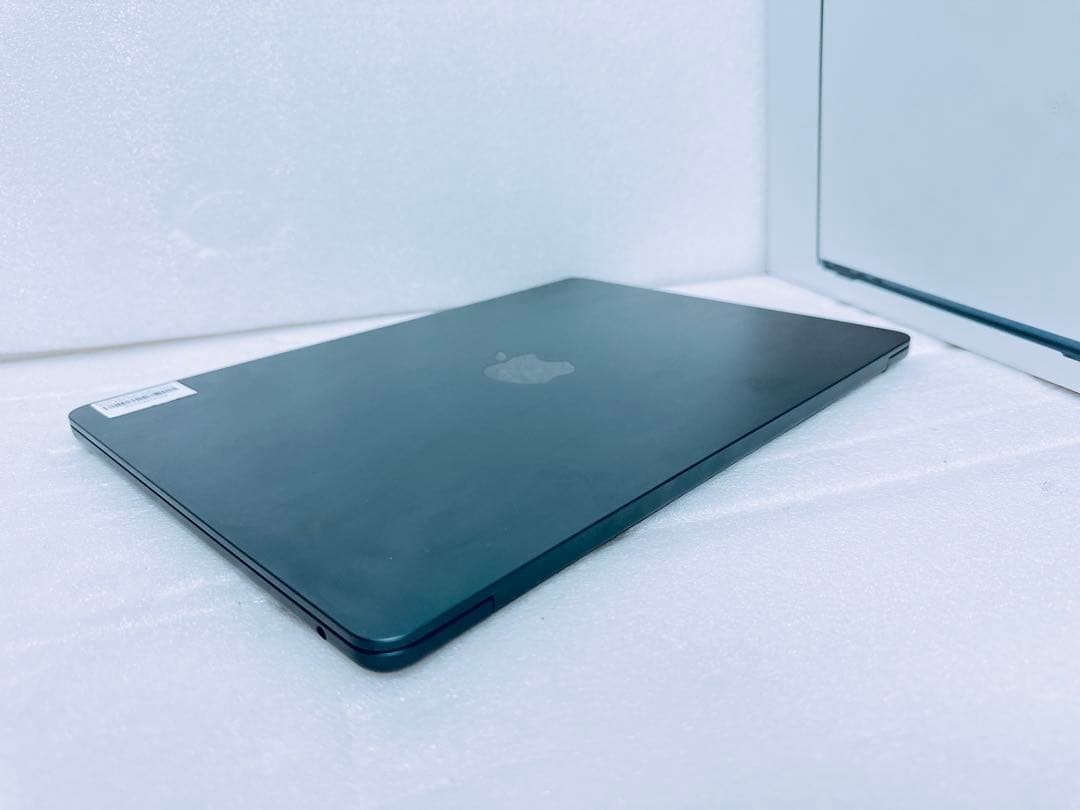 Apple Macbook Air M2 8Gb 256Gb CTO 中古品