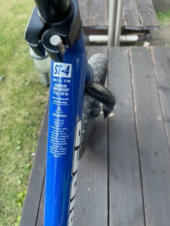 ストライダー   STRIDER ヘルメット付き