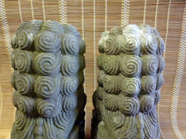 時代　アンティーク　狛犬　一対　石彫　彫刻　縁起物　魔除け　骨董