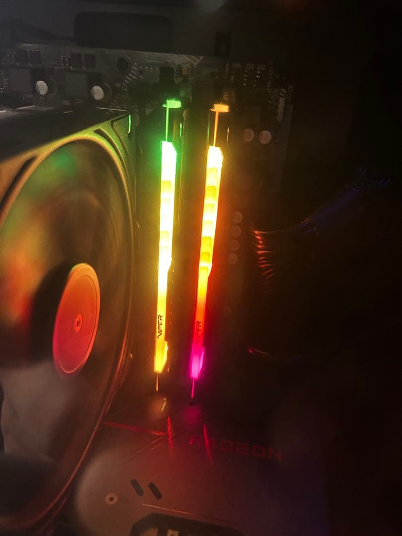 メモリー 32GB Patriot Memory Viper Steel RGB DDR4