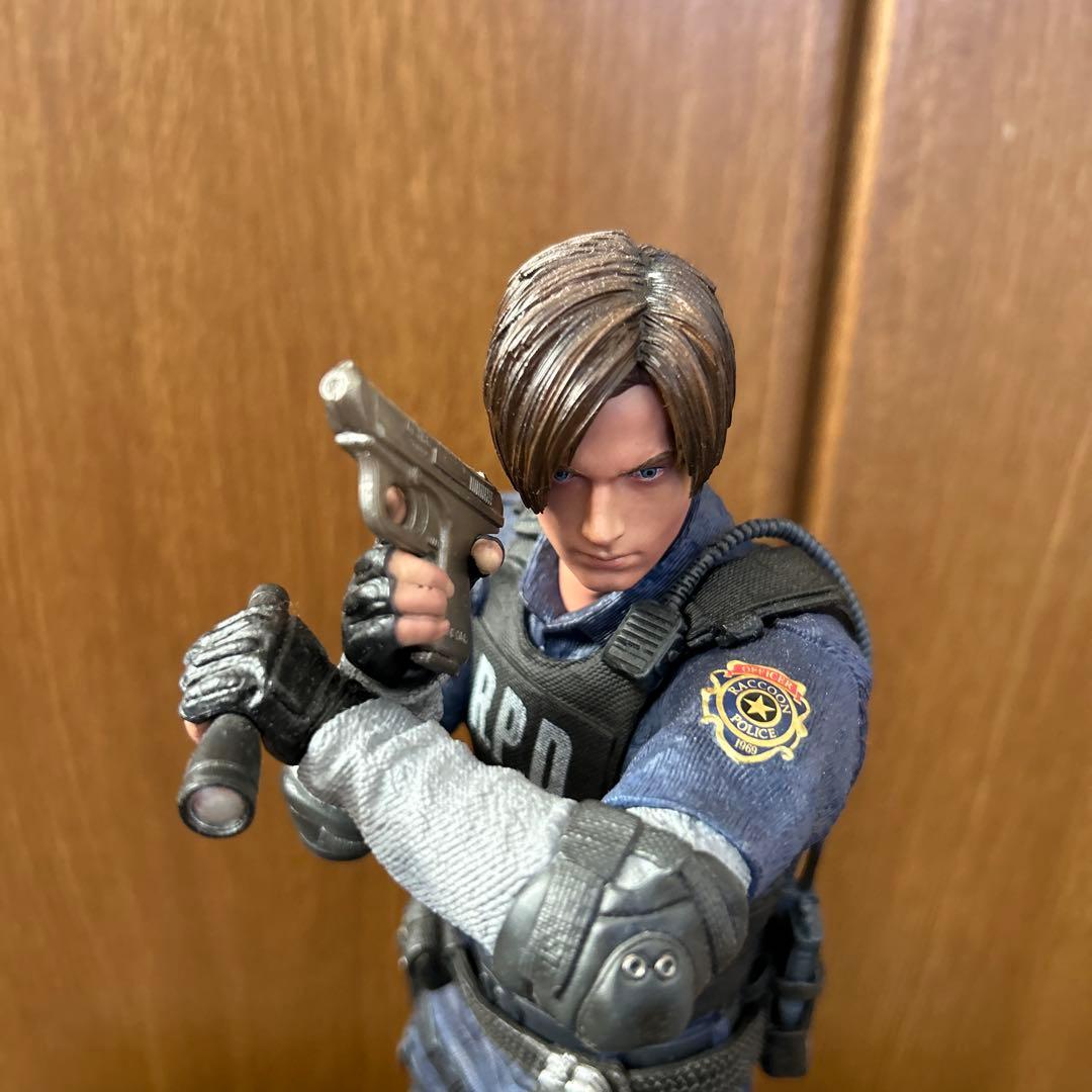 バイオハザード　レオン