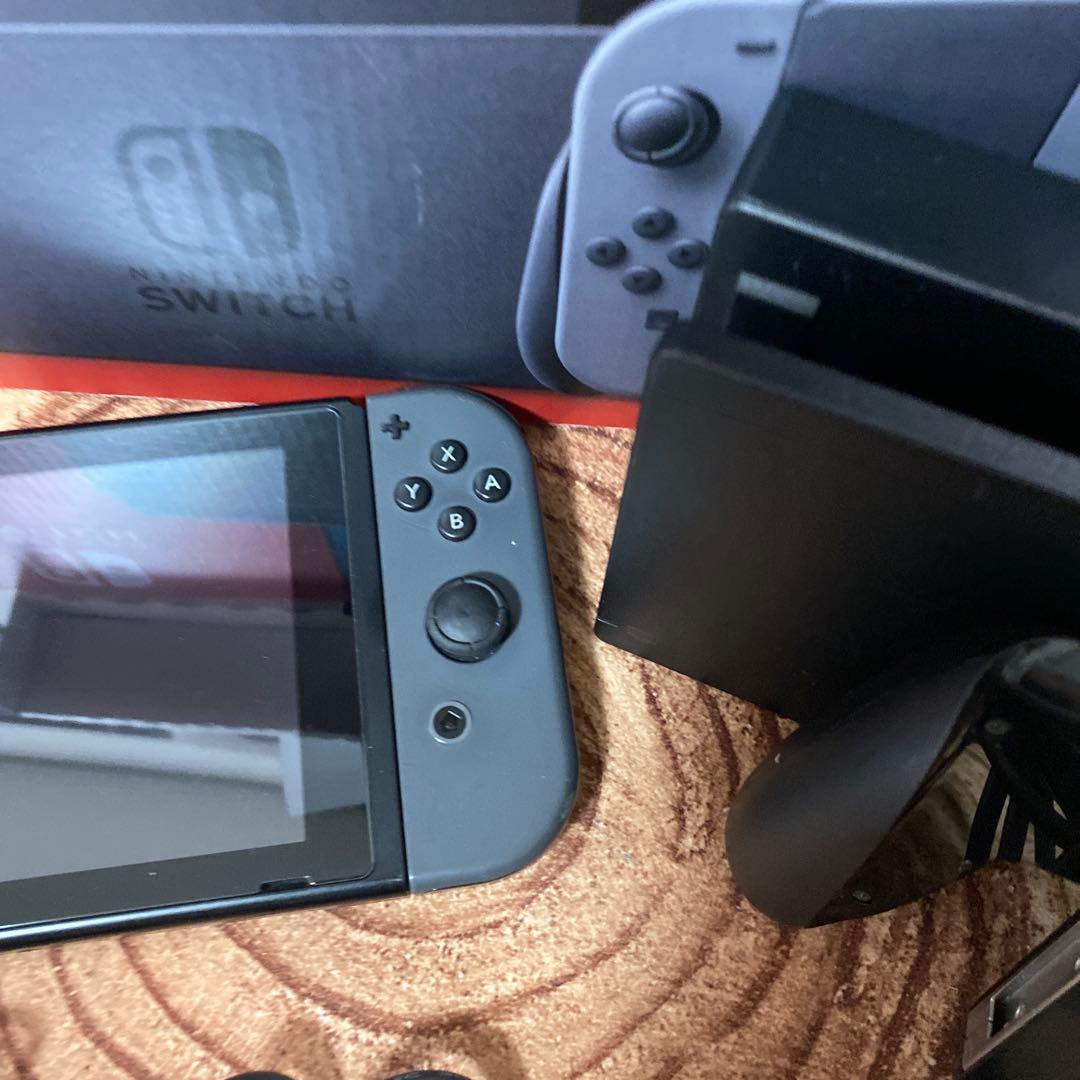 Nintendo Switch ニンテンドースイッチ本体　グレー①