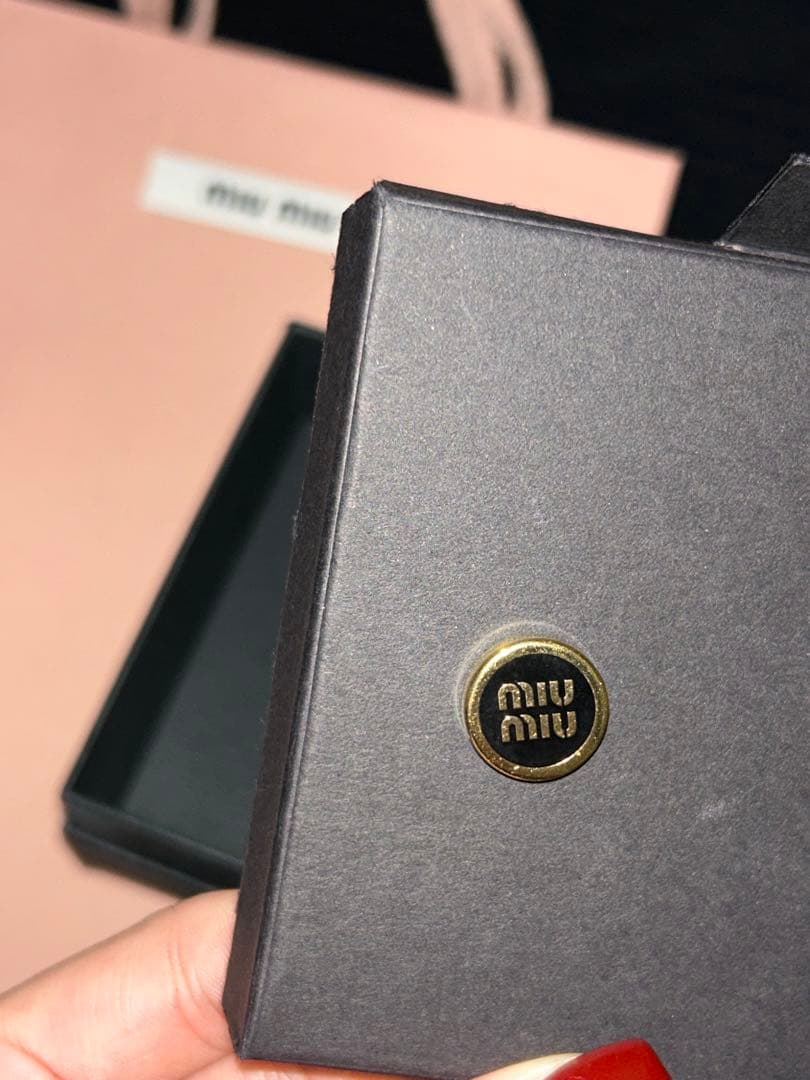 MIU MIU エナメルメタル ピアス