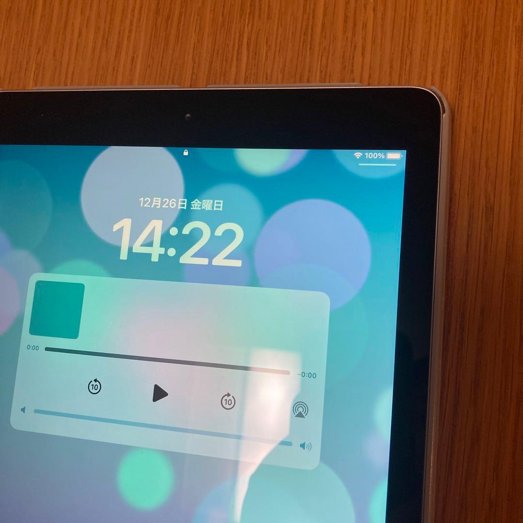 美品　iPad 第5世代　Wi-Fiモデル　シルバー　32GB 美品　A1822